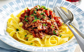 TAGLIATELLE BOLOGNAISE